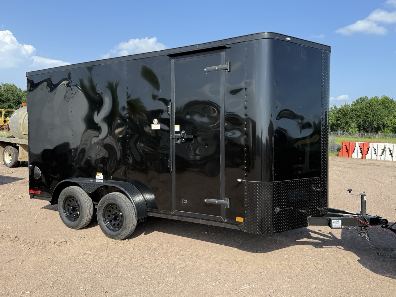 16'x7' Enclosed Trailer - 4,800 lbs capacity enclosed trailer rental in Houston, TX - exterior view