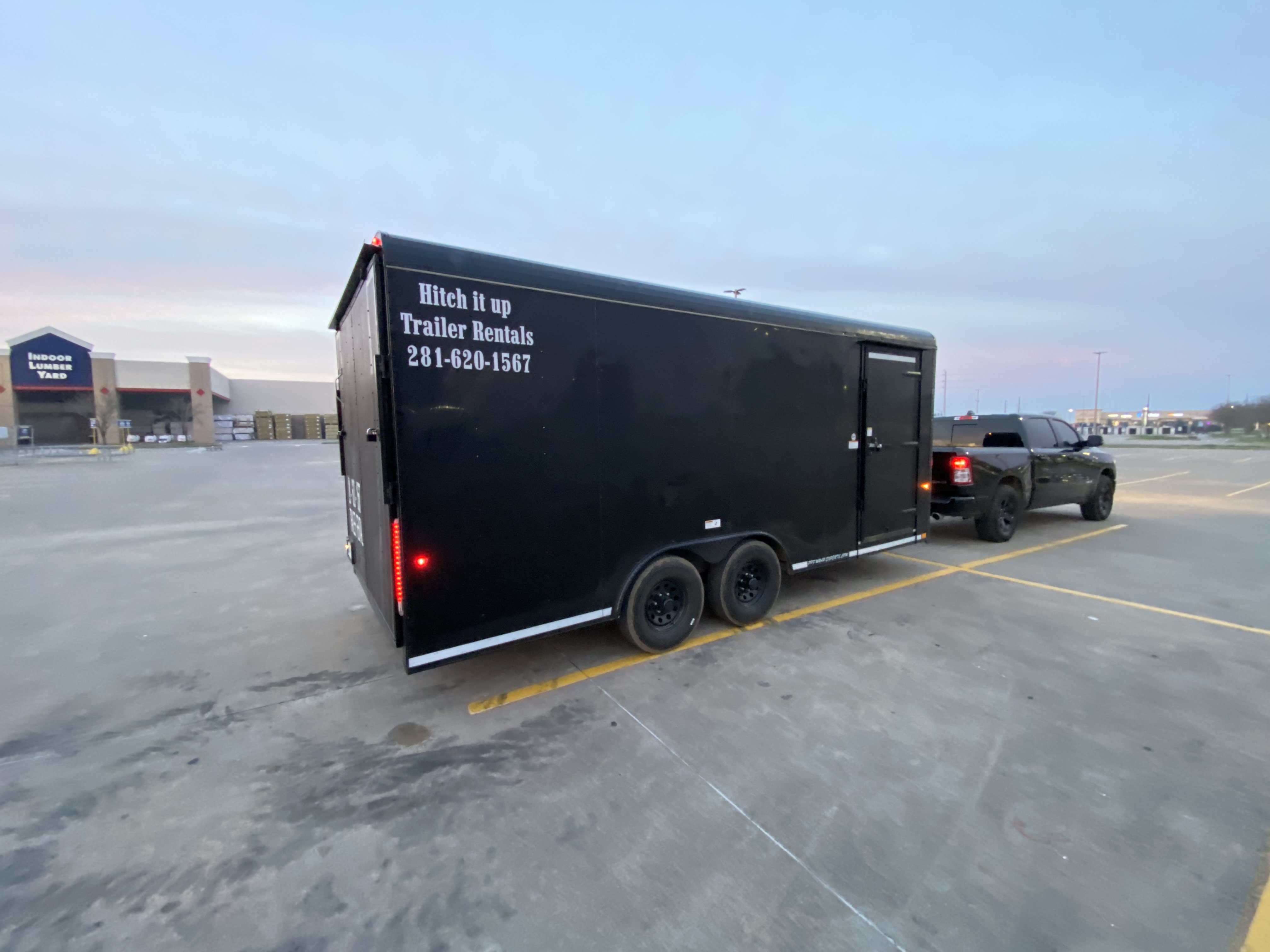 18'x8.5' Enclosed Trailer - 7,400 lbs capacity enclosed trailer rental in Houston, TX - exterior view